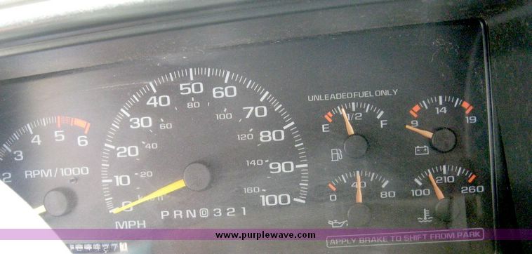 image for item 6695 1996 Chevrolet C1500 suburban