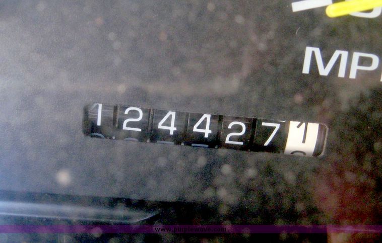 image for item 6695 1996 Chevrolet C1500 suburban