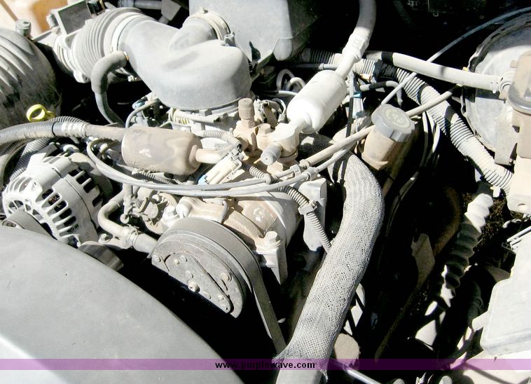 image for item 6695 1996 Chevrolet C1500 suburban