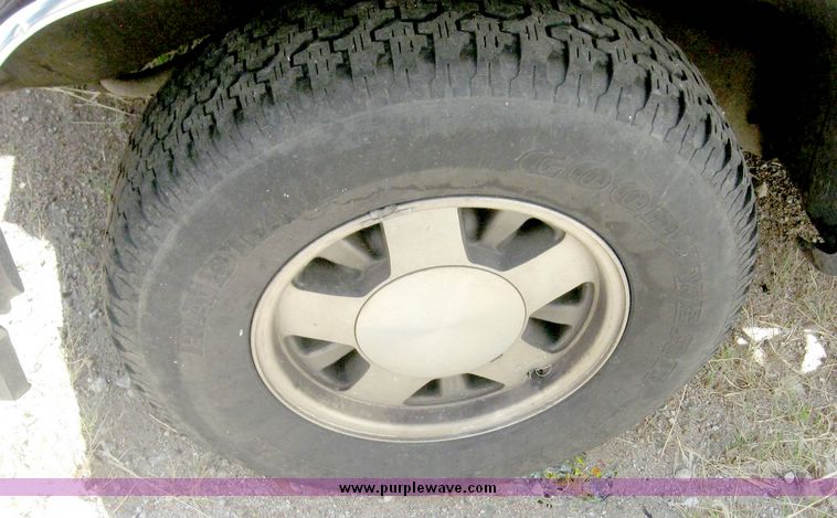 image for item 6695 1996 Chevrolet C1500 suburban