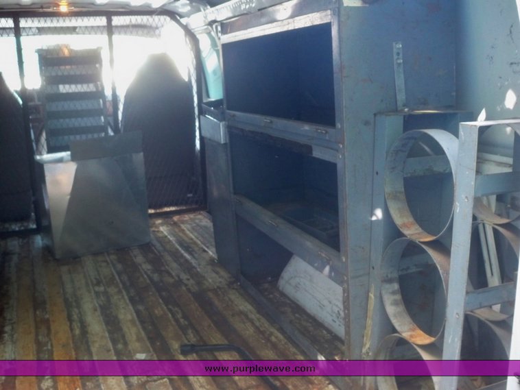 image for item 7511 1997 Dodge Ram B2500 van