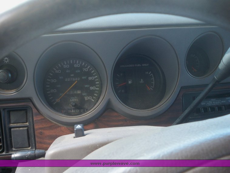 image for item 7511 1997 Dodge Ram B2500 van