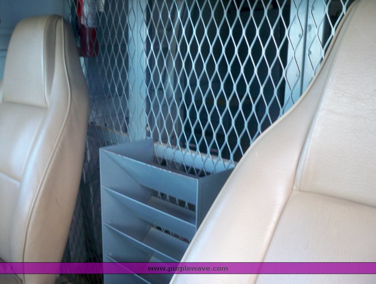 image for item 7512 1999 Dodge Ram B2500 van