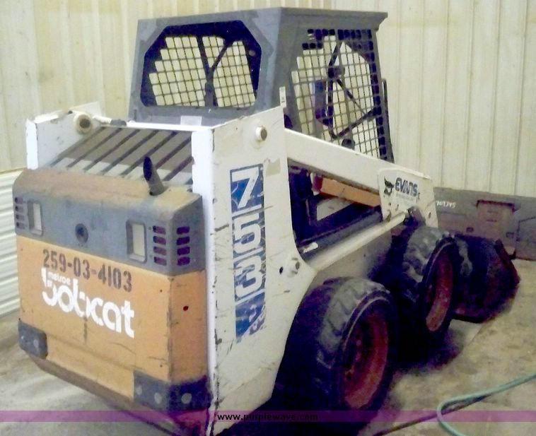image for item 7515 Bobcat 753 skid steer