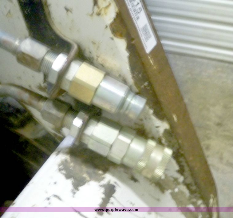 image for item 7515 Bobcat 753 skid steer