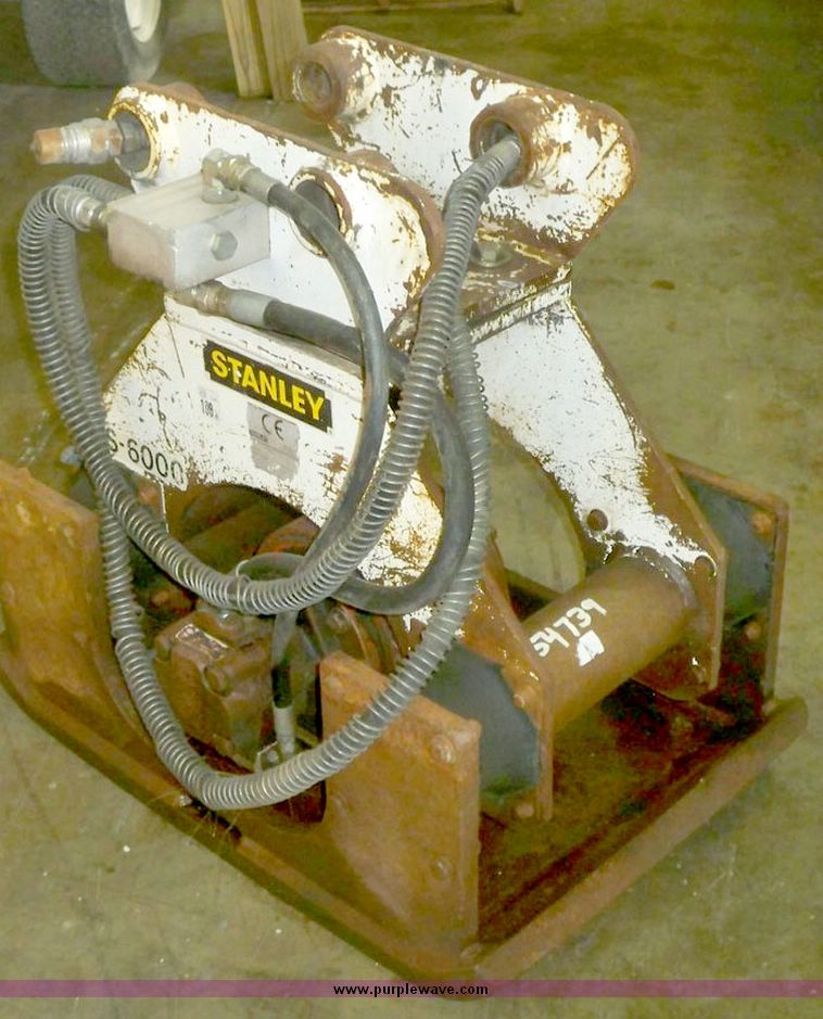 image for item 7517 Stanley 442 series 6000 vibrating plate compactor