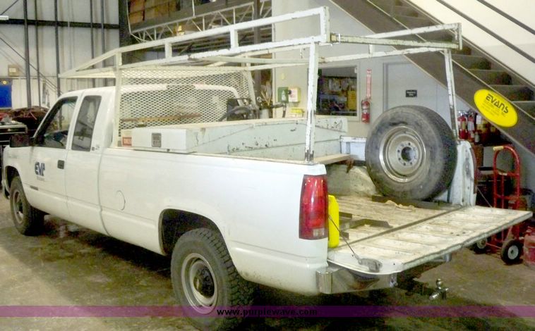 image for item 7518 1998 Chevrolet C2500  extended cab pickup truck