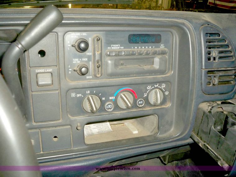 image for item 7518 1998 Chevrolet C2500  extended cab pickup truck