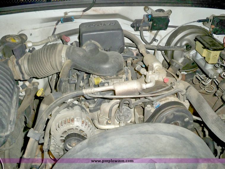 image for item 7518 1998 Chevrolet C2500  extended cab pickup truck