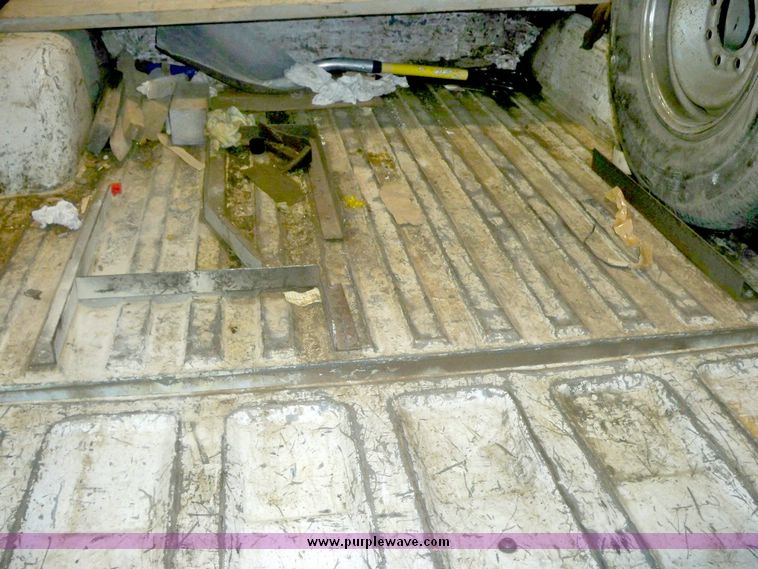 image for item 7518 1998 Chevrolet C2500  extended cab pickup truck