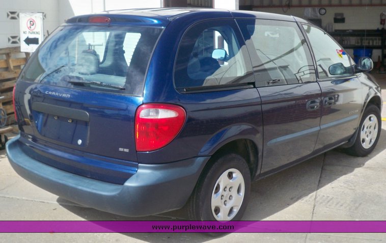 image for item 7654 2001 Dodge Caravan SE