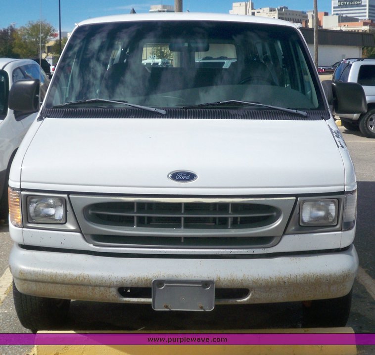 image for item 7655 1998 Ford Club Wagon E350 HD