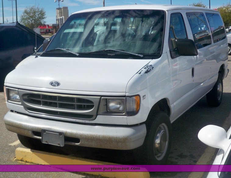image for item 7655 1998 Ford Club Wagon E350 HD