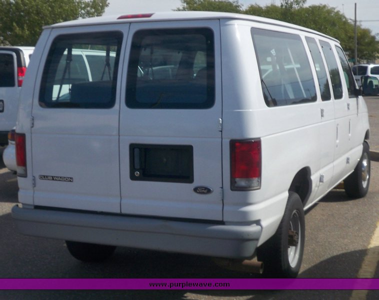 image for item 7655 1998 Ford Club Wagon E350 HD