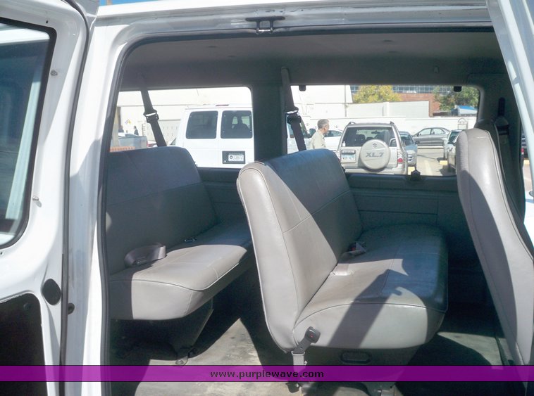 image for item 7655 1998 Ford Club Wagon E350 HD