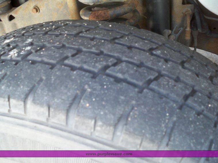 image for item 7655 1998 Ford Club Wagon E350 HD