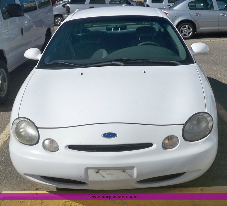 image for item 7656 1997 Ford Taurus GL