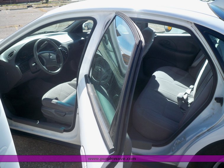 image for item 7656 1997 Ford Taurus GL
