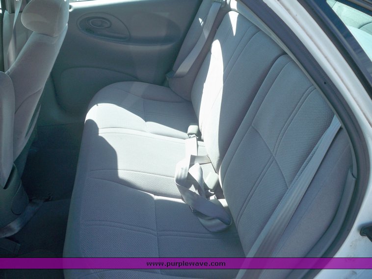 image for item 7656 1997 Ford Taurus GL