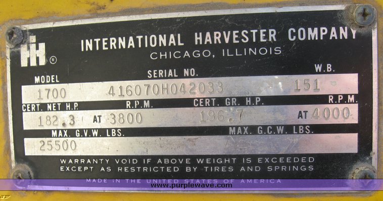 image for item 8393 1970 International Loadstar 1700 oil truck