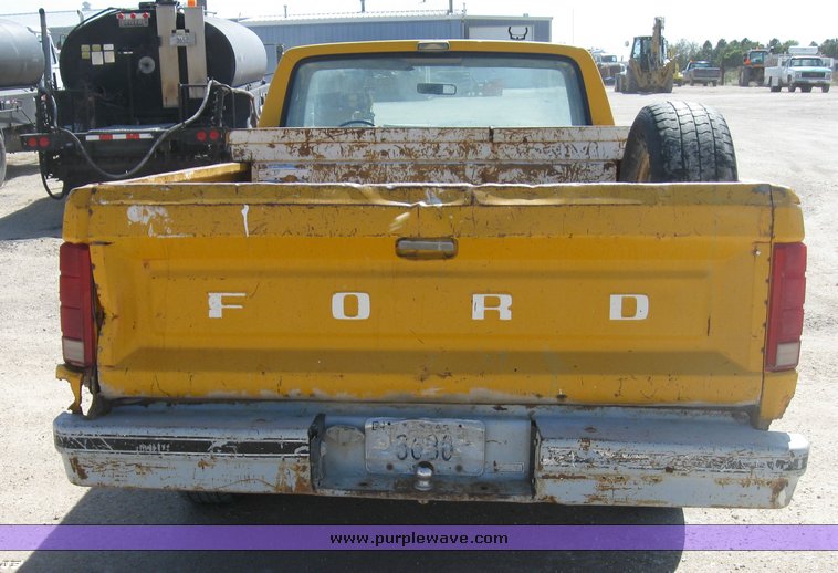 image for item 8395 1985 Ford F150