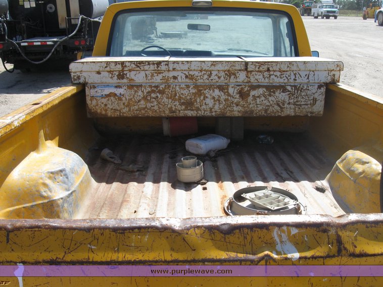 image for item 8395 1985 Ford F150