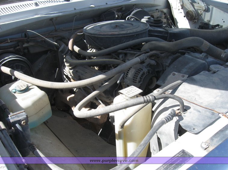 image for item 8396 1992 Dodge D-150 pickup truck