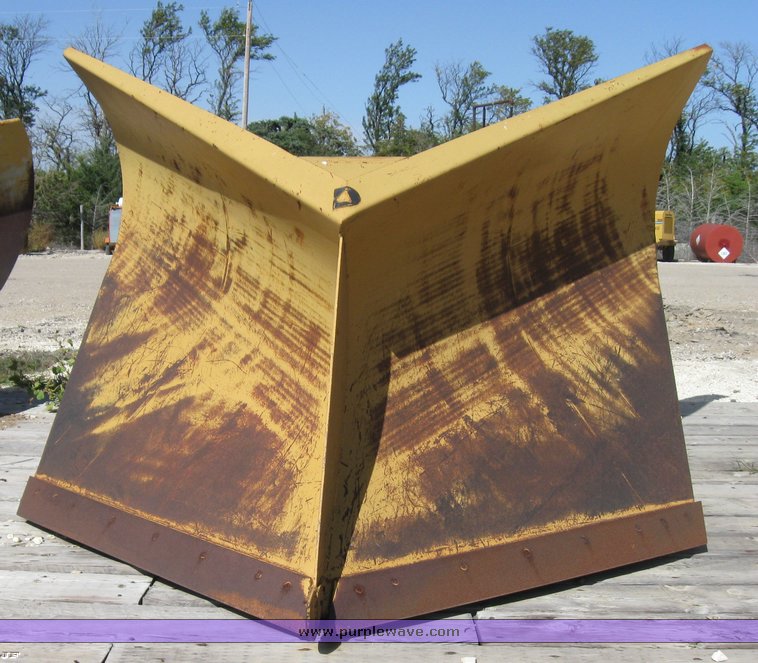 image for item 8397 1994 Dymax DVX-10 10' V-plow