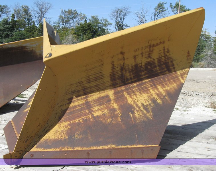 image for item 8397 1994 Dymax DVX-10 10' V-plow