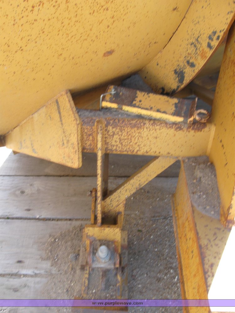 image for item 8397 1994 Dymax DVX-10 10' V-plow