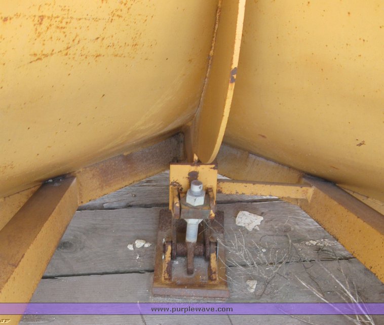 image for item 8397 1994 Dymax DVX-10 10' V-plow