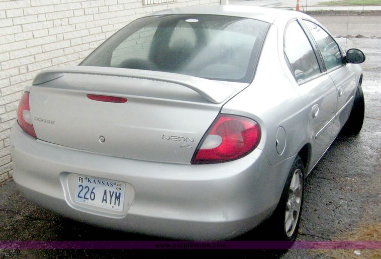 image for item 8639 2002 Dodge Neon ES