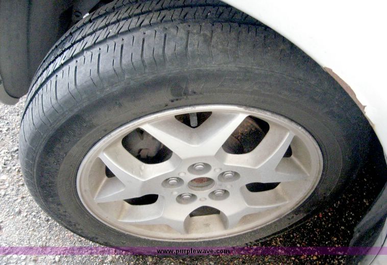 image for item 8639 2002 Dodge Neon ES