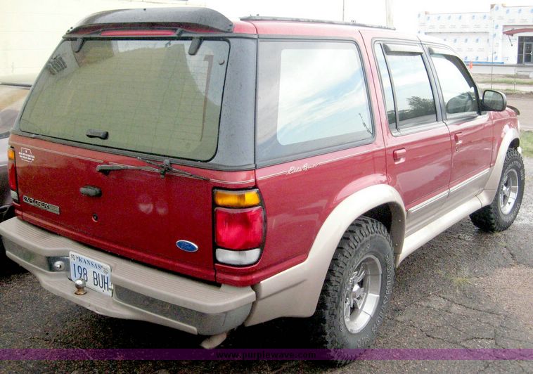 image for item 8642 1997 Ford Explorer