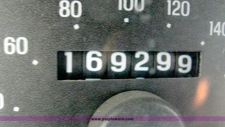 image for item 8642 1997 Ford Explorer