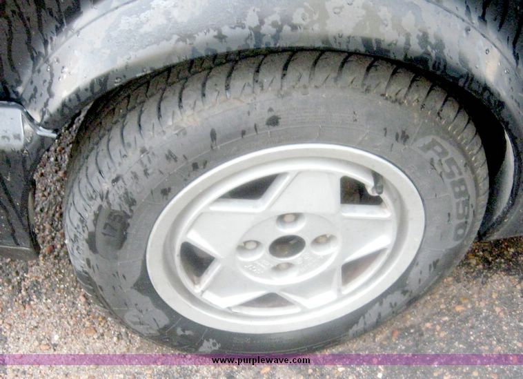 image for item 8643 1992 Volkswagen Cabriolet