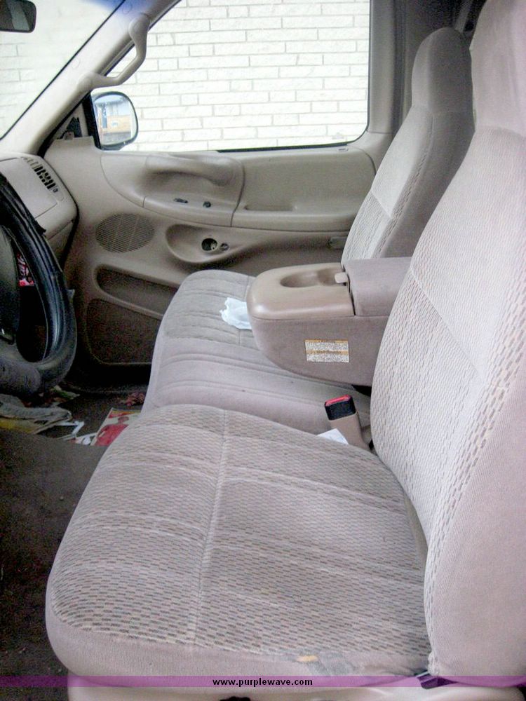 image for item 8644 1998 Ford F150 pickup truck