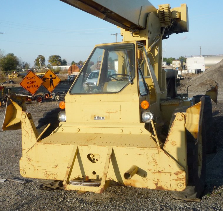 image for item 8817 Galion RT125 rubber tire crane
