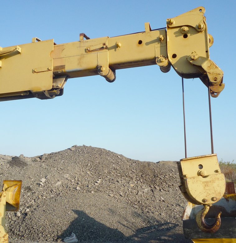 image for item 8817 Galion RT125 rubber tire crane