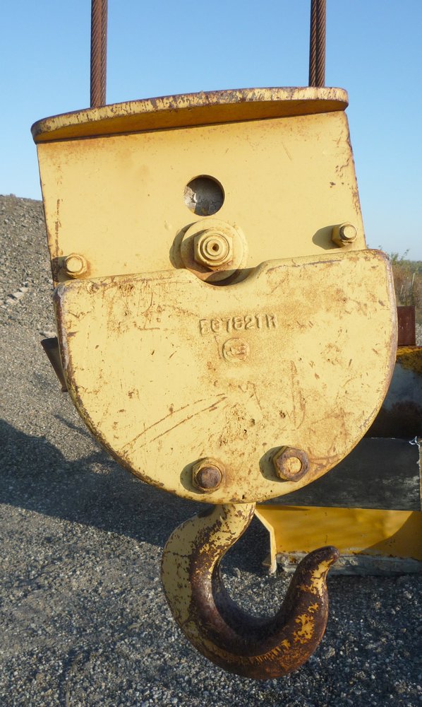 image for item 8817 Galion RT125 rubber tire crane