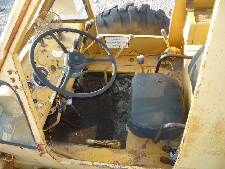 image for item 8817 Galion RT125 rubber tire crane