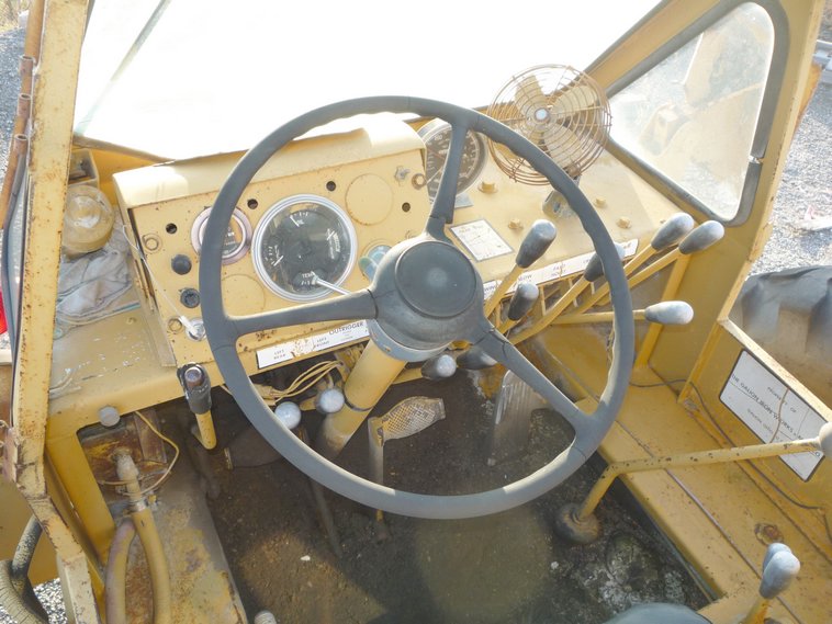 image for item 8817 Galion RT125 rubber tire crane