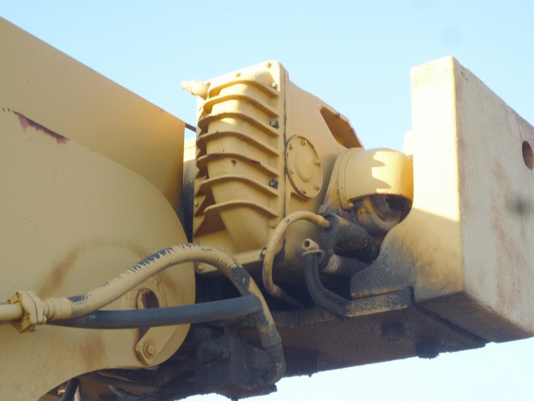 image for item 8817 Galion RT125 rubber tire crane