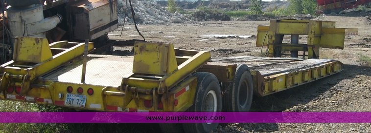 image for item 8818 1985 Eager Beaver lowboy trailer