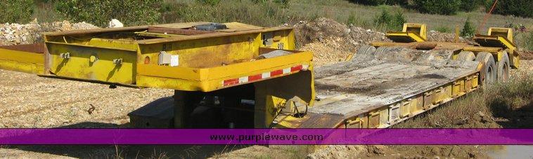 image for item 8818 1985 Eager Beaver lowboy trailer
