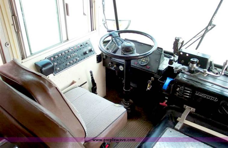 image for item 9500 1991 Blue Bird school bus