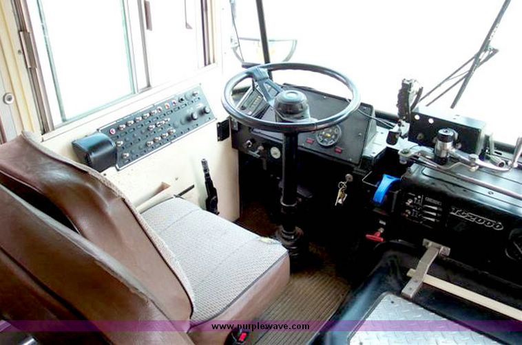 image for item 9500 1991 Blue Bird school bus