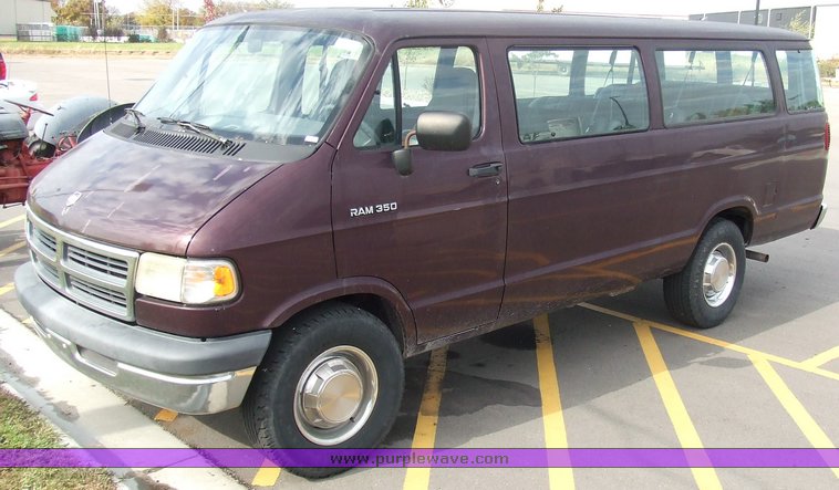 image for item 9513 1994 Dodge Ram Wagon B350