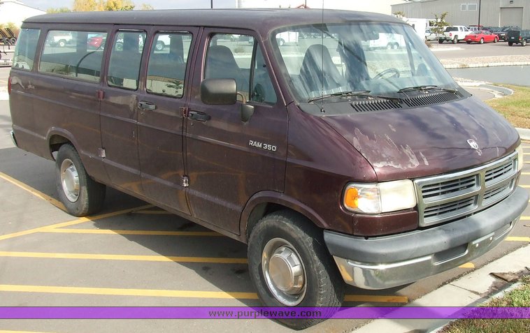 image for item 9513 1994 Dodge Ram Wagon B350
