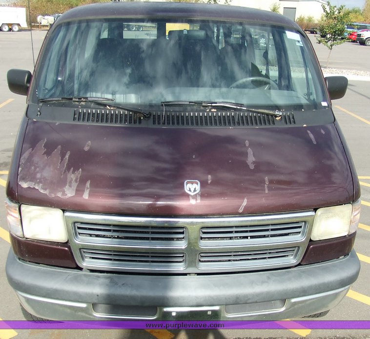 image for item 9513 1994 Dodge Ram Wagon B350